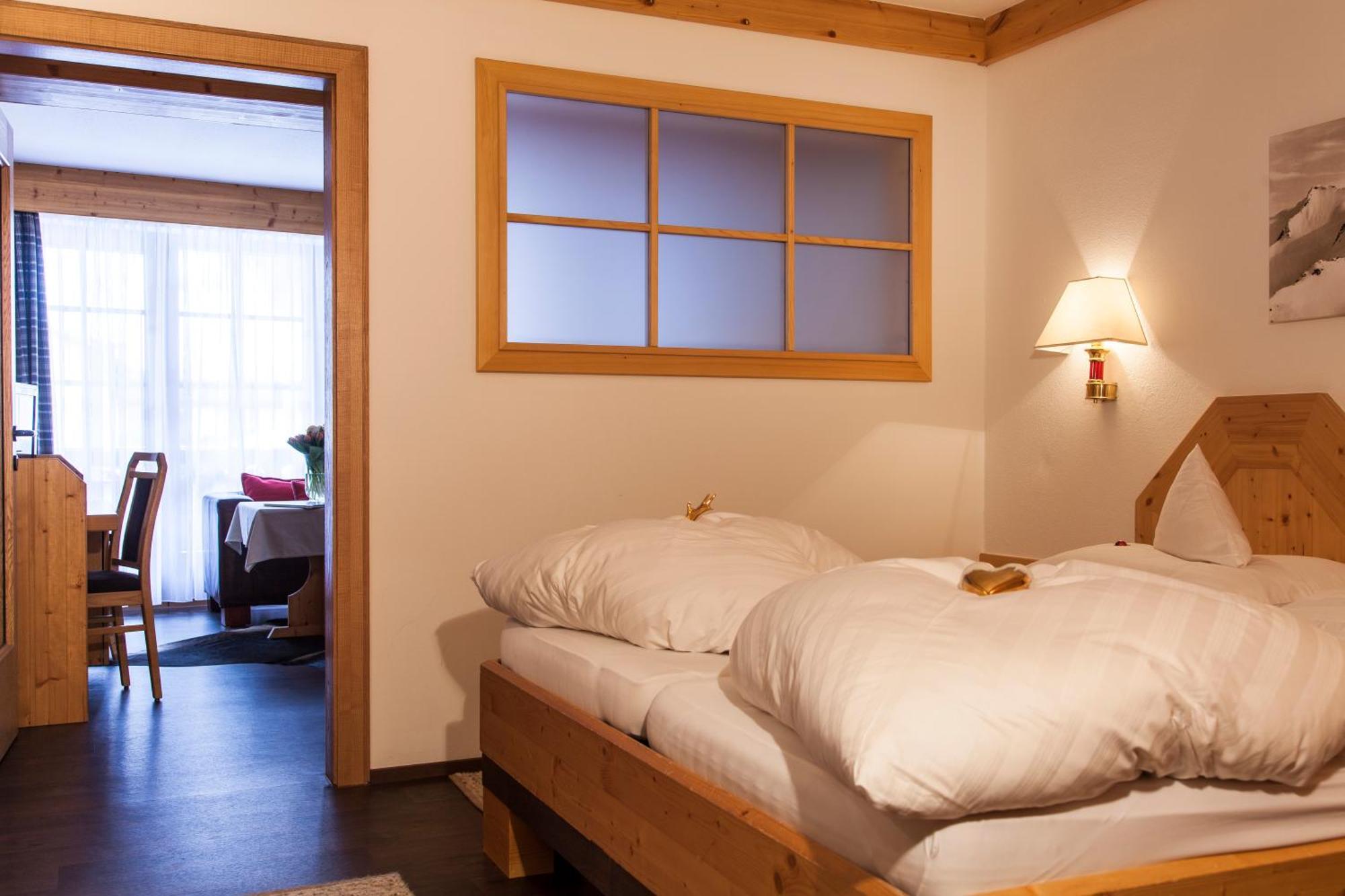 Am Dorfplatz Suites - Adults only St. Anton am Arlberg Zimmer foto
