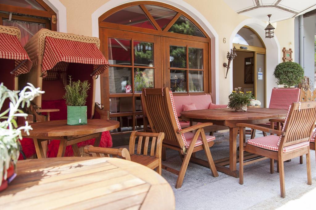 Am Dorfplatz Suites - Adults only St. Anton am Arlberg Exterior foto